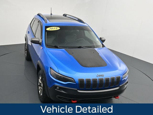 Used 2019 Jeep Cherokee Trailhawk w/ Comfort/Convenience Group AWD/4WD image 21