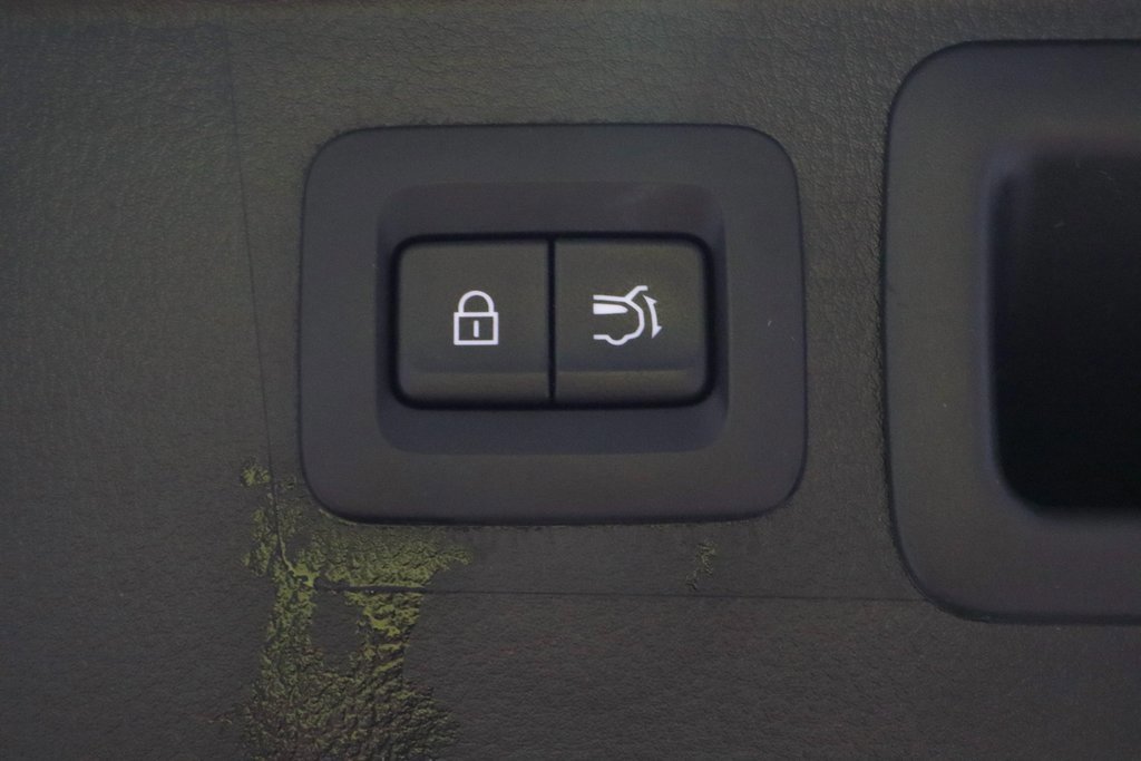 Used 2025 MAZDA CX-50 AWD 2.5 S w/ Premium Package image 17