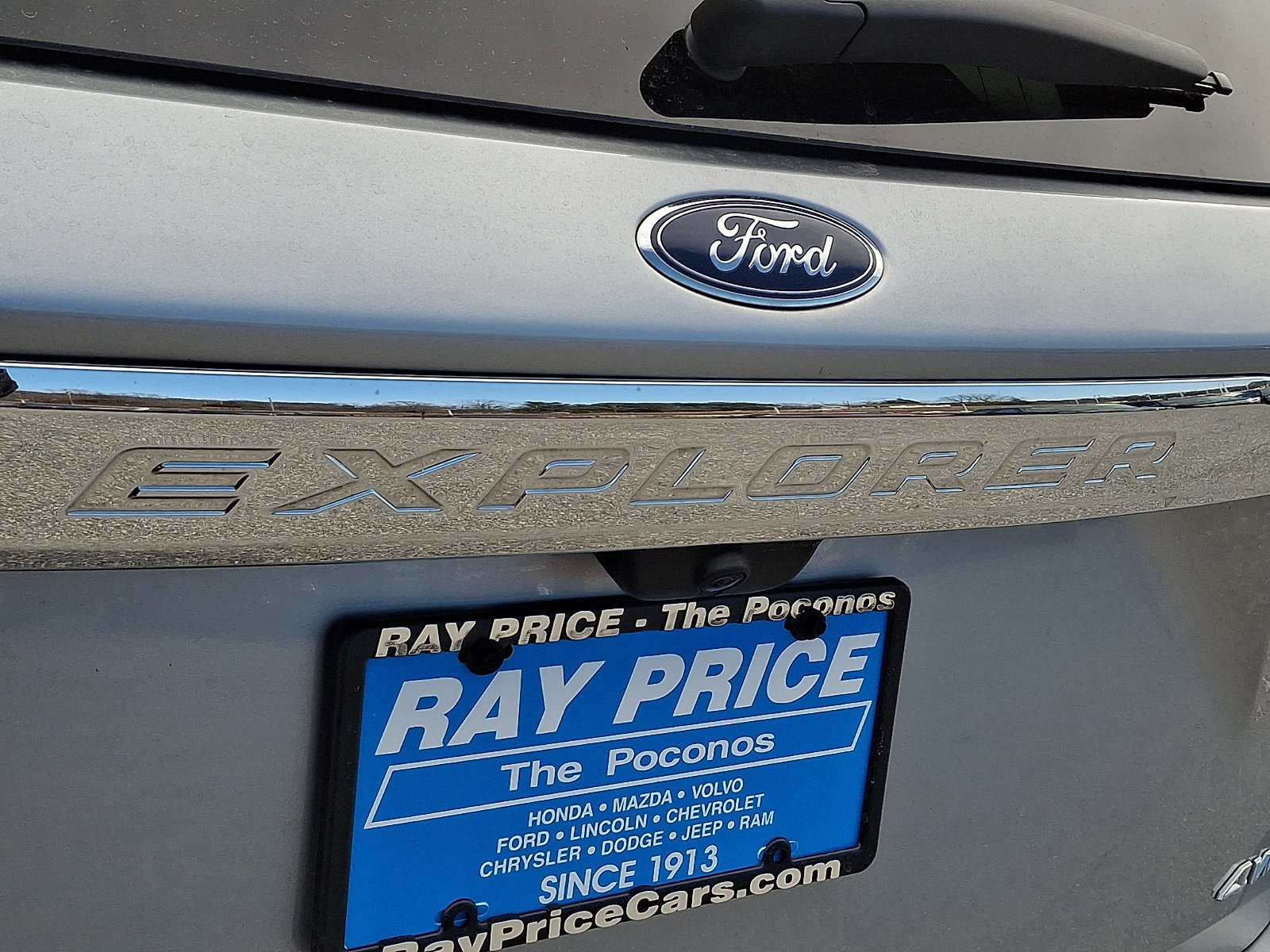 Certified 2023 Ford Explorer Limited w/ Limited Technology Package image 34