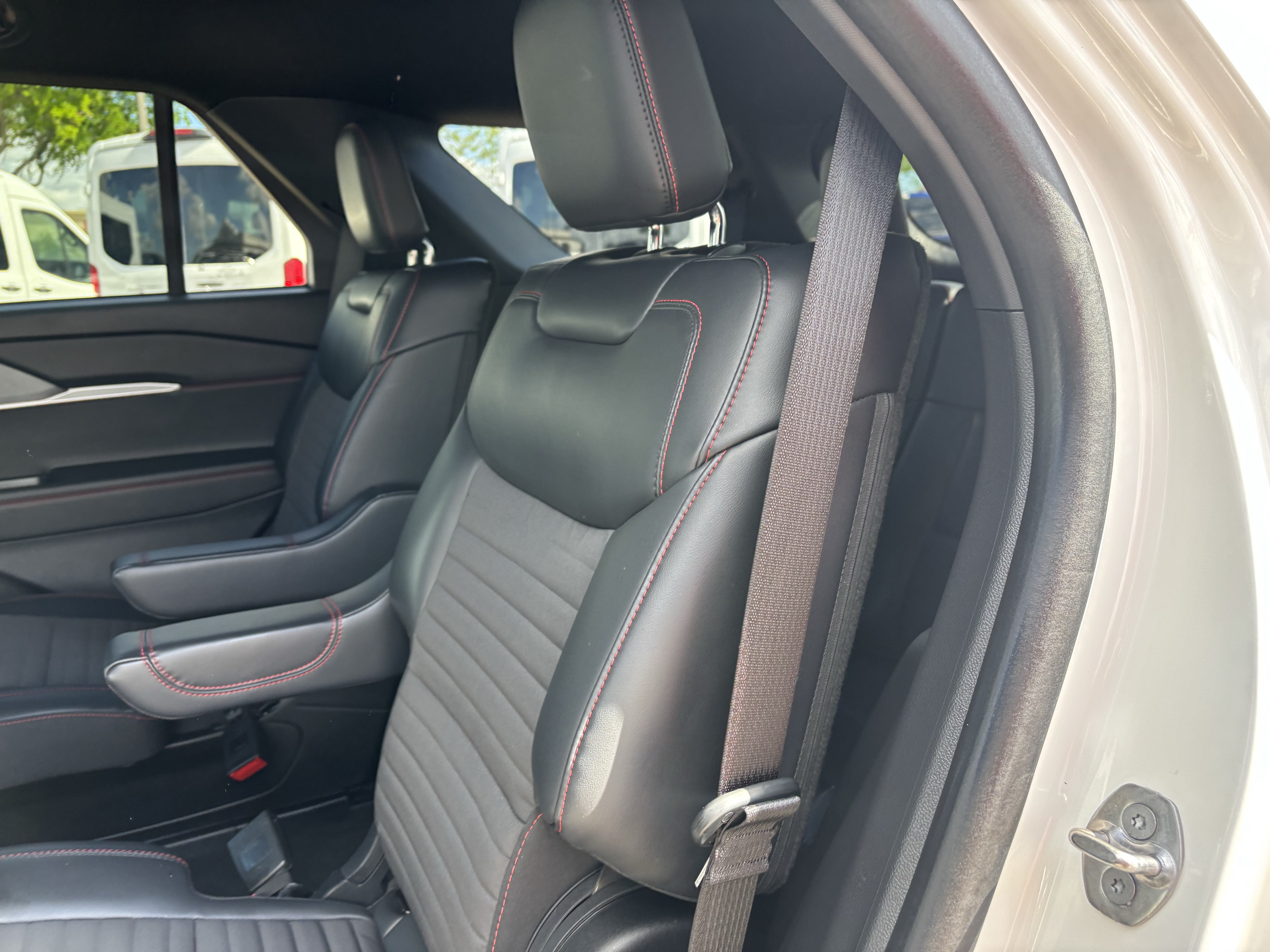 Certified 2026 Ford Explorer ST-Line w/ ST-Line Street Pack RWD image 16