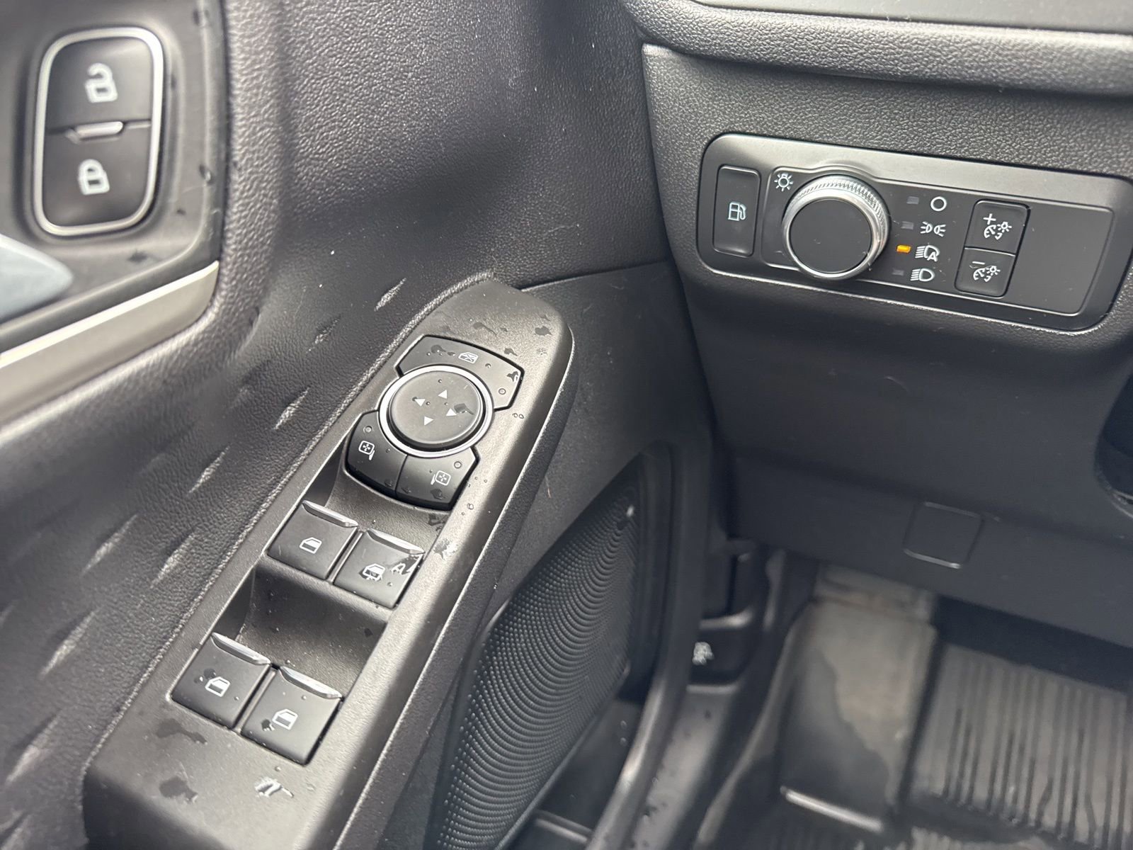 Certified 2020 Ford Escape SE Sport image 24