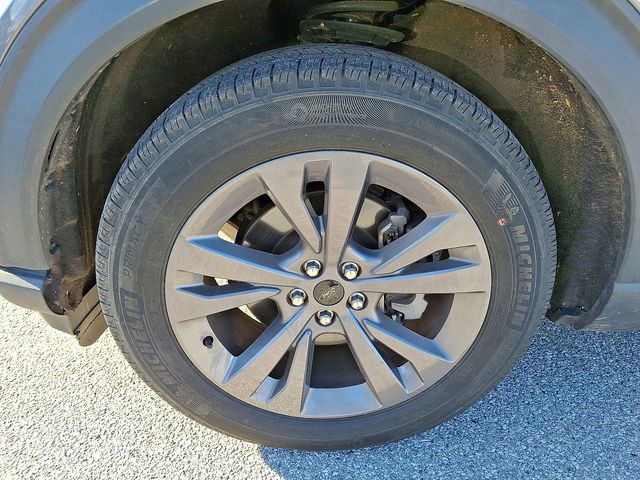 Certified 2022 Ford Explorer XLT w/ Equipment Group 202A image 29