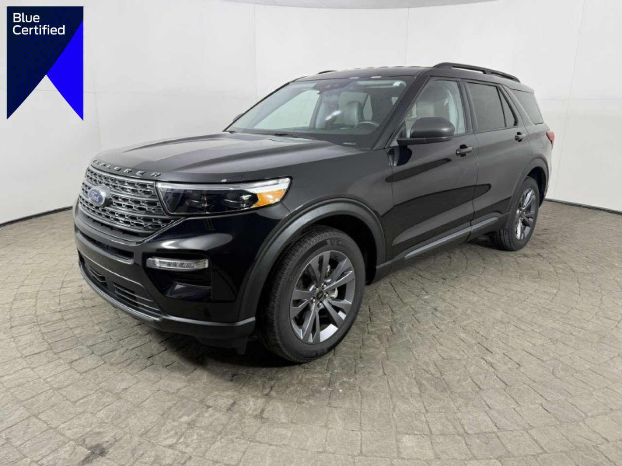 Certified 2021 Ford Explorer XLT w/ Equipment Group 202A image 1