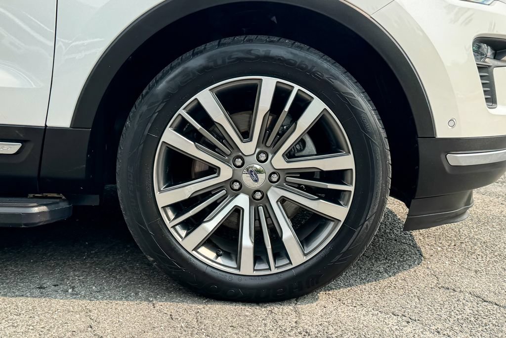 Certified 2018 Ford Explorer Platinum AWD/4WD image 10