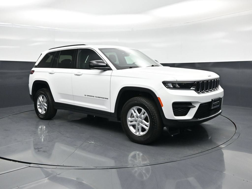 Used 2025 Jeep Grand Cherokee Laredo w/ Luxury Tech Group I AWD/4WD image 20