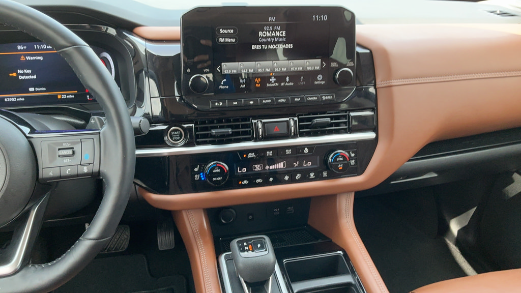 Used 2024 Nissan Pathfinder Platinum FWD image 8