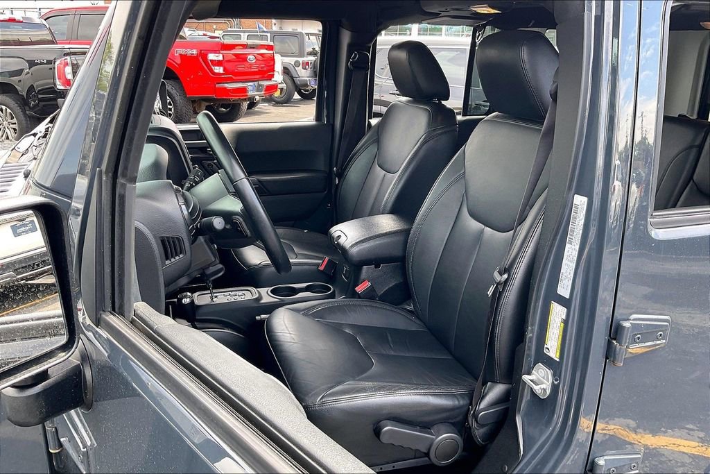Used 2017 Jeep Wrangler Unlimited Sahara AWD/4WD image 24