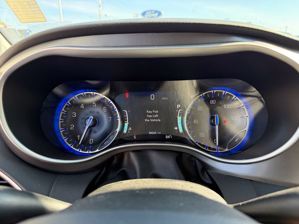 Used 2023 Chrysler Pacifica Touring-L FWD image 29