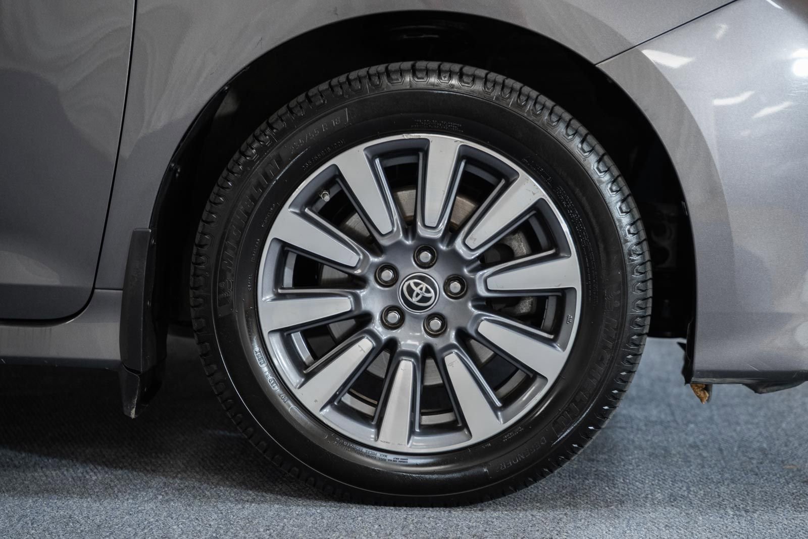 Used 2020 Toyota Sienna XLE w/ XLE Navigation Package image 22