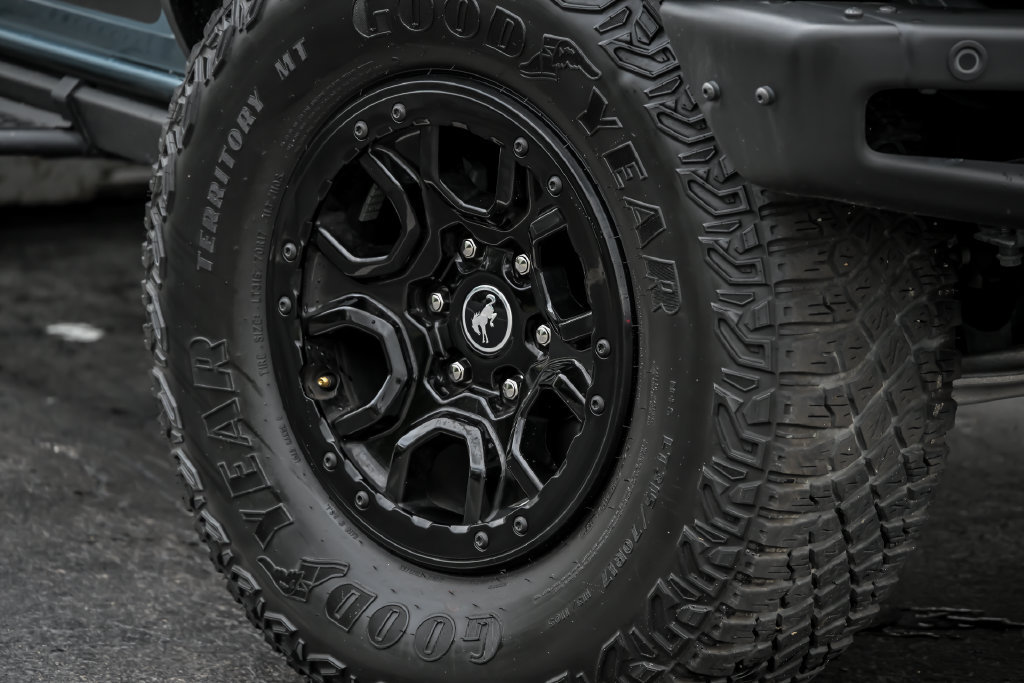 Certified 2021 Ford Bronco First Edition AWD/4WD image 3