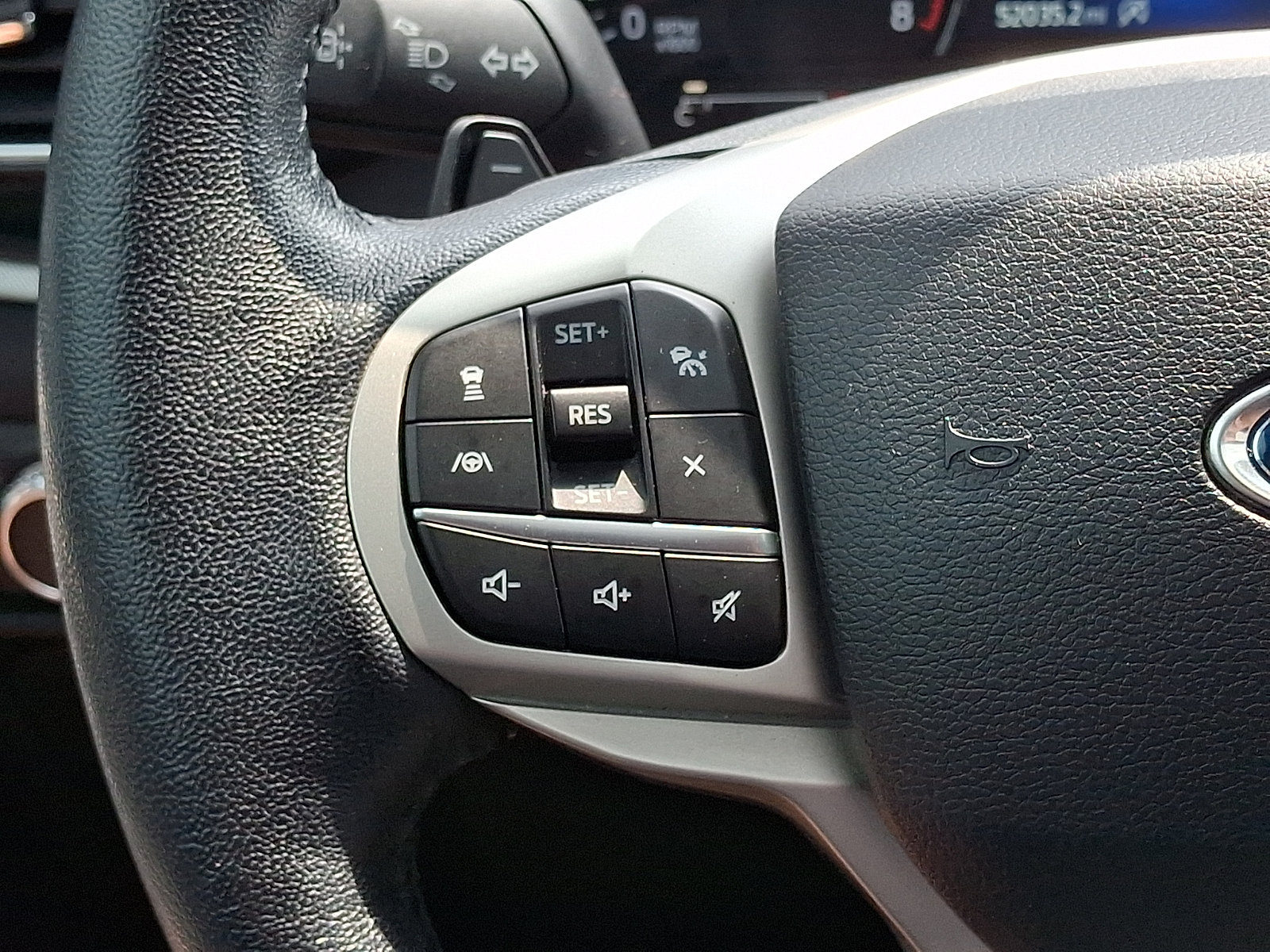 Certified 2021 Ford Explorer XLT w/ Equipment Group 202A AWD/4WD image 26