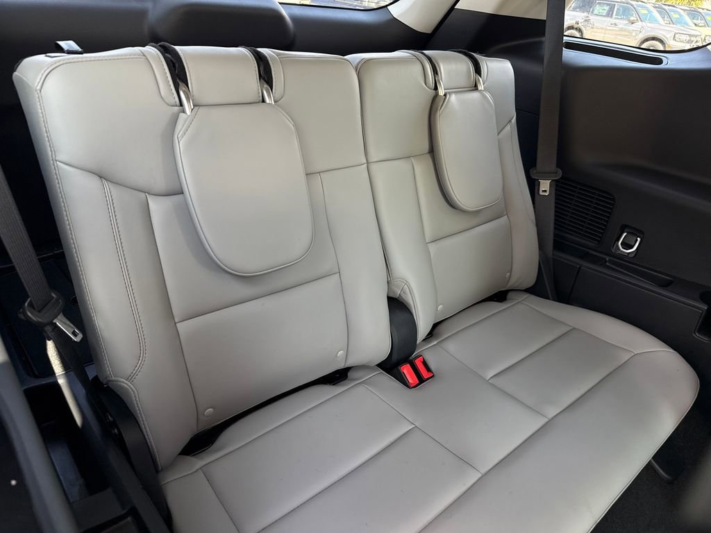 Certified 2025 Ford Explorer Active w/ Active Comfort Package image 28