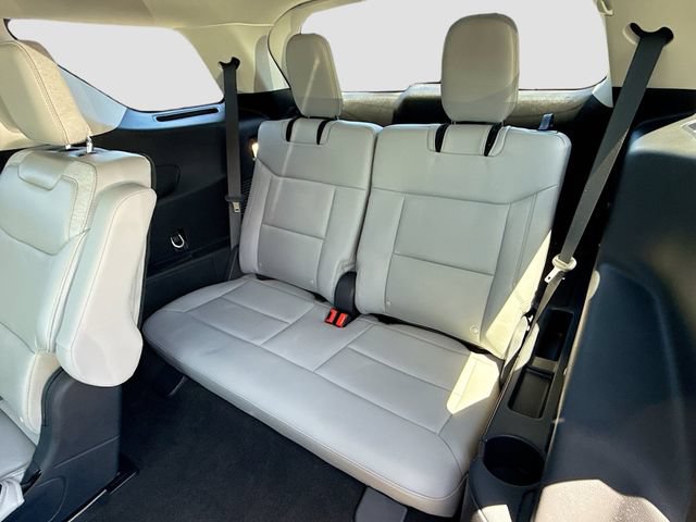 Certified 2025 Ford Explorer Active w/ Active Comfort Package AWD/4WD image 36