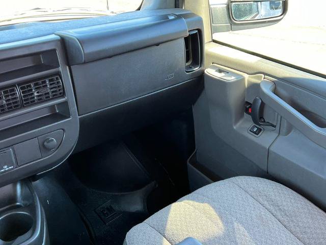 Used 2025 Chevrolet Express 3500 LT w/ LT Preferred Equipment Group RWD image 29