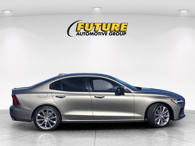 Used 2021 Volvo S60 T5 Momentum w/ Premium Package AWD/4WD image 3