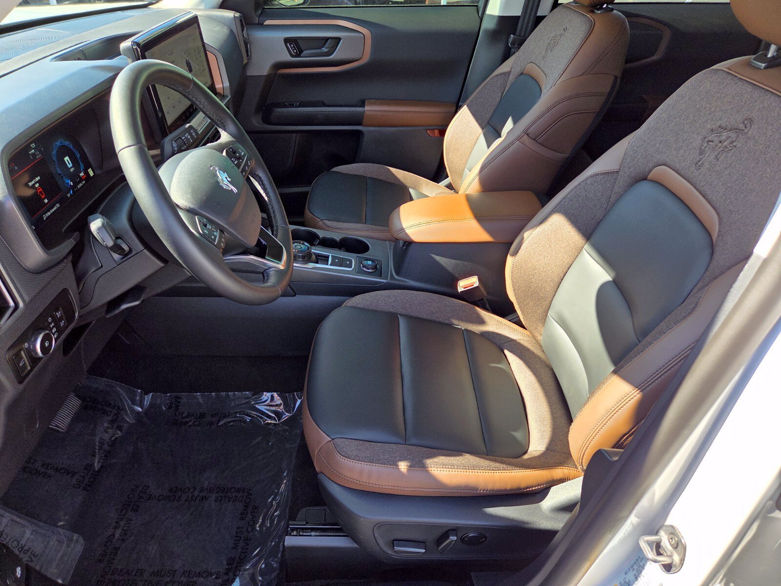 Certified 2025 Ford Bronco Sport Outer Banks w/ Outer Banks Tech Package+ AWD/4WD image 10