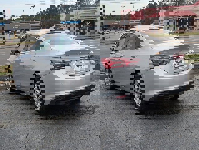 Used 2019 Chevrolet Malibu LT w/ Driver Confidence Package II image 3