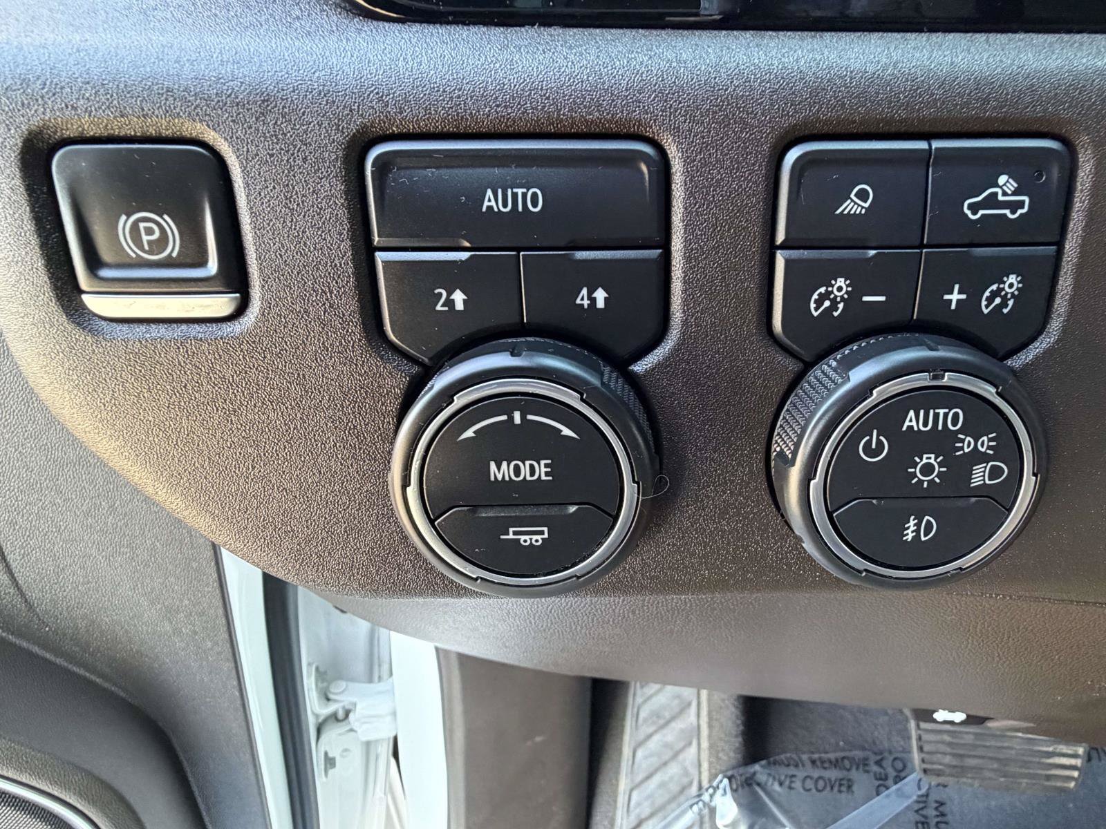 Used 2023 Chevrolet Silverado 1500 LTZ w/ LTZ Premium Package AWD/4WD image 20