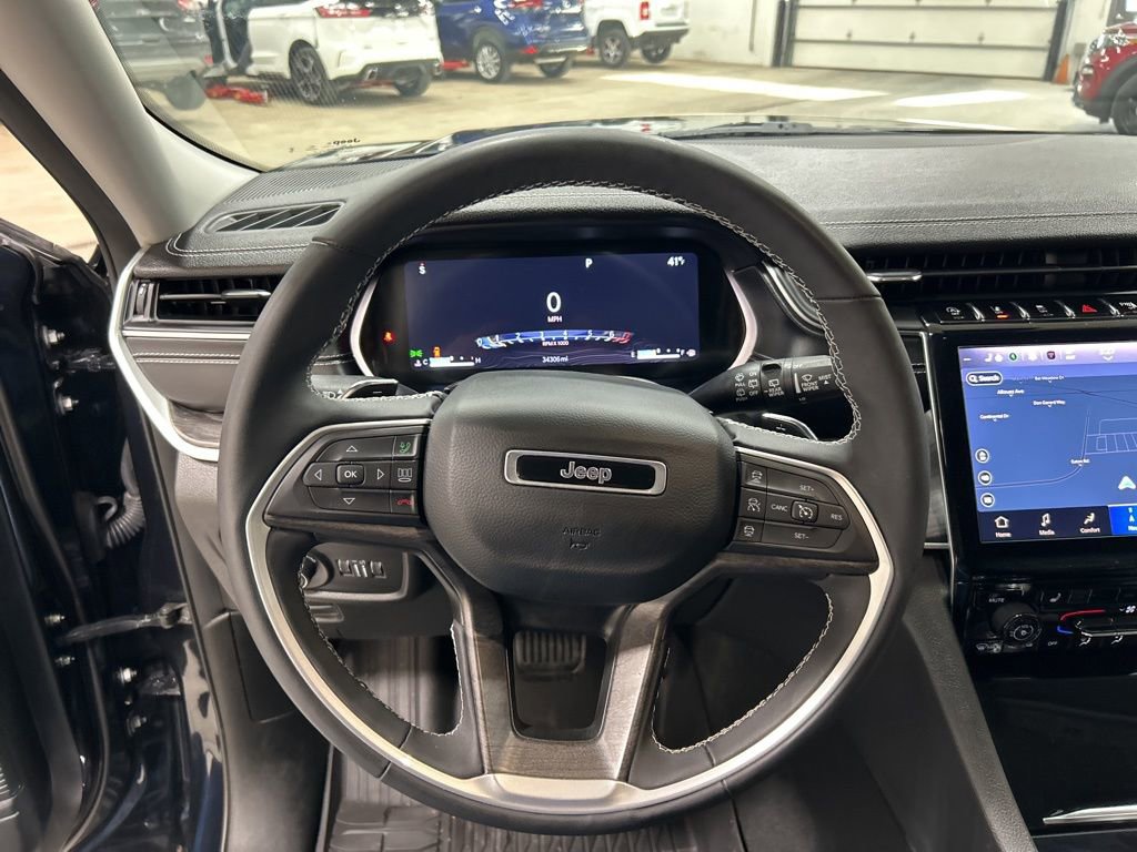 Used 2023 Jeep Grand Cherokee L Limited image 13