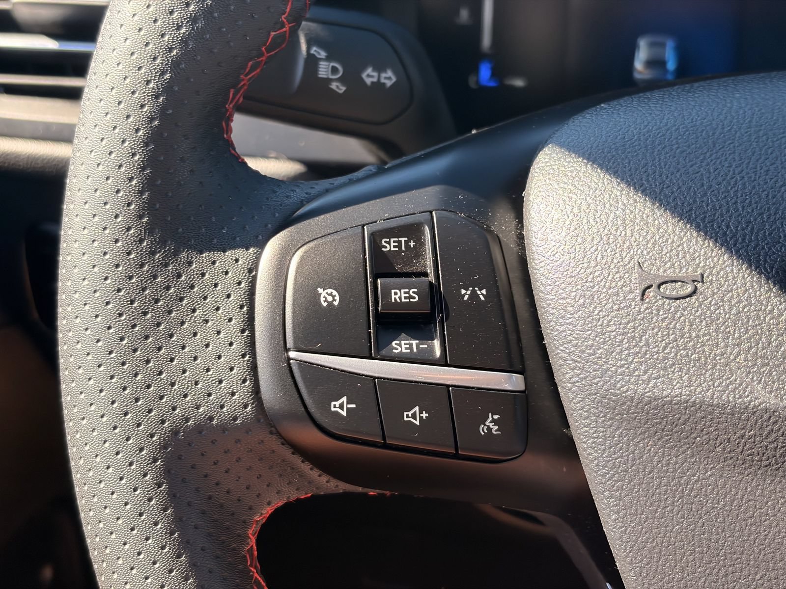 Certified 2023 Ford Escape ST-Line FWD image 34