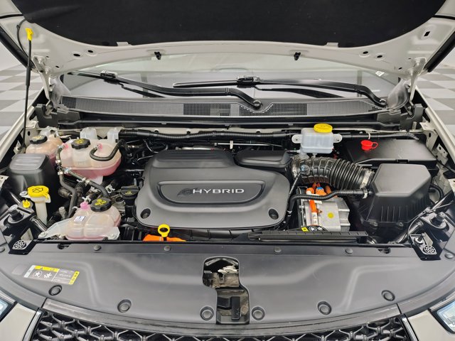 Used 2021 Chrysler Pacifica Touring-L w/ Uconnect Theater Family Group FWD image 17