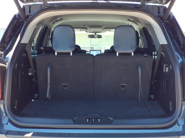 Certified 2022 Ford Explorer XLT w/ Equipment Group 202A AWD/4WD image 8