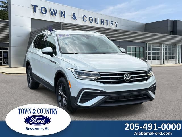 Used 2023 Volkswagen Tiguan SE FWD image 1