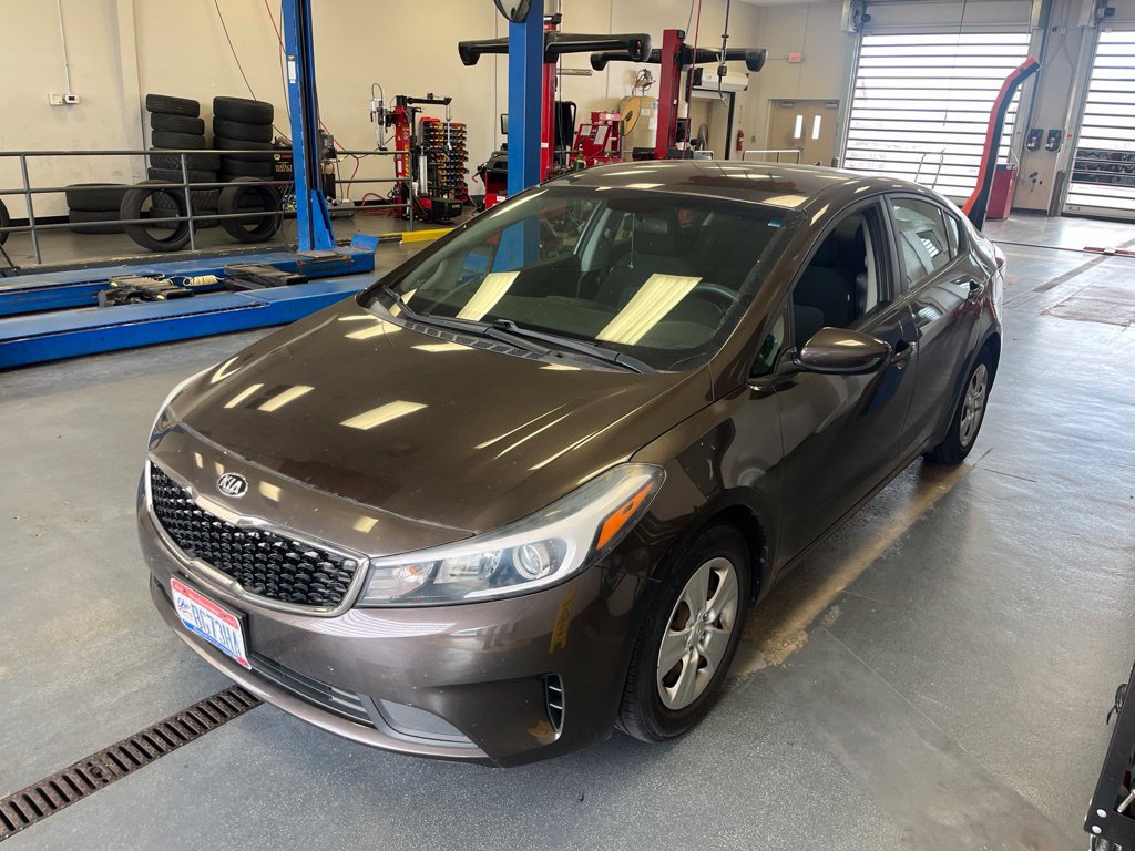 Used 2017 Kia Forte LX FWD image 2