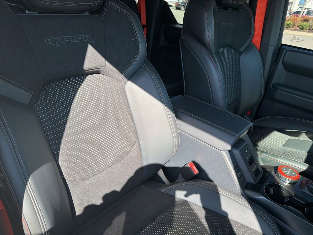 Certified 2025 Ford Bronco Raptor w/ Interior Carbon Fiber Pack image 30