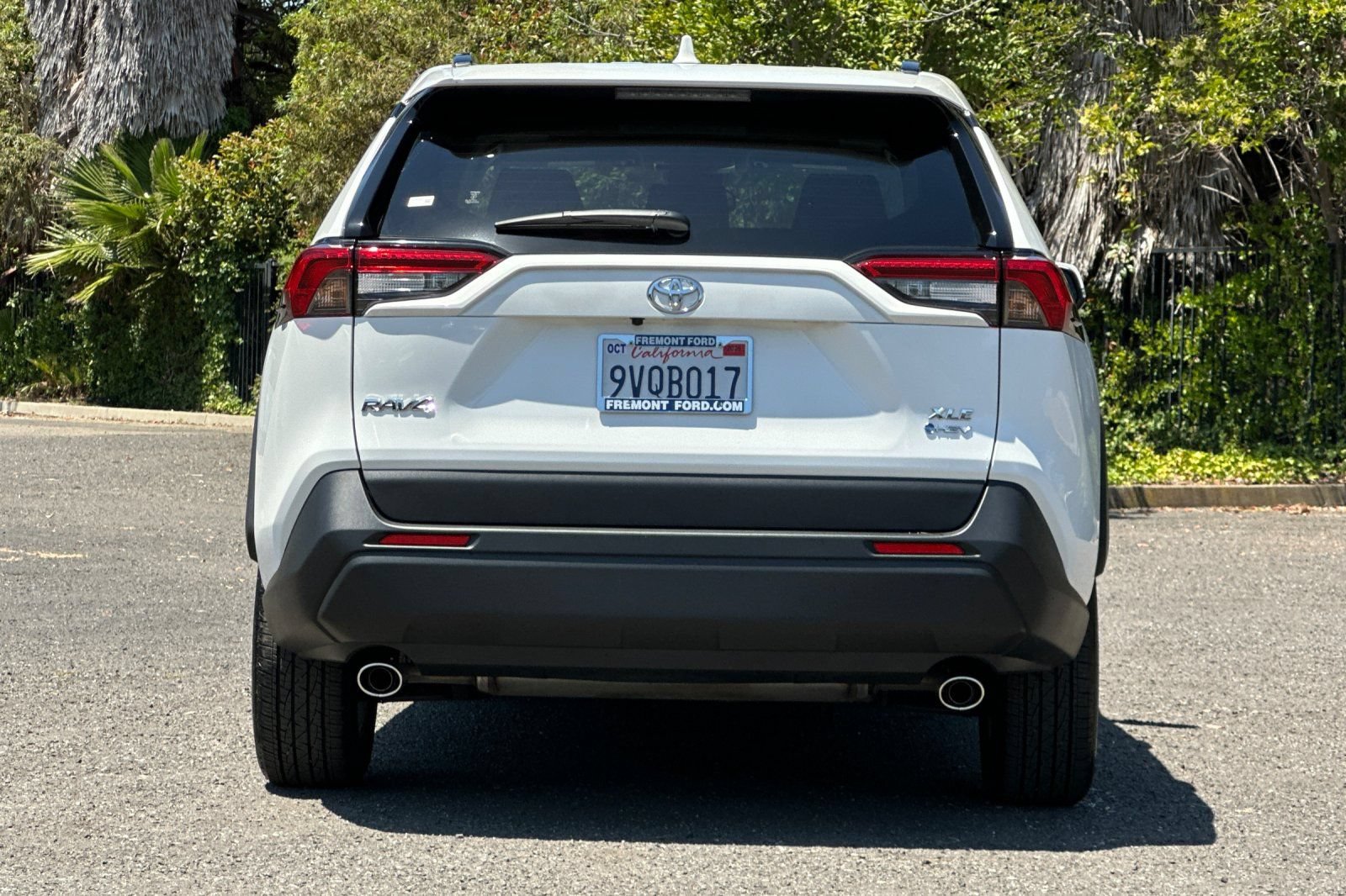 Used 2025 Toyota RAV4 XLE w/ Convenience Package AWD/4WD image 4