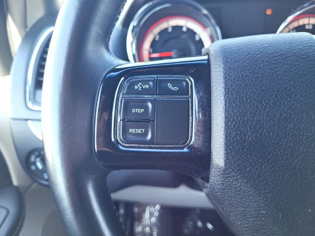 Used 2017 Dodge Grand Caravan SXT FWD image 24