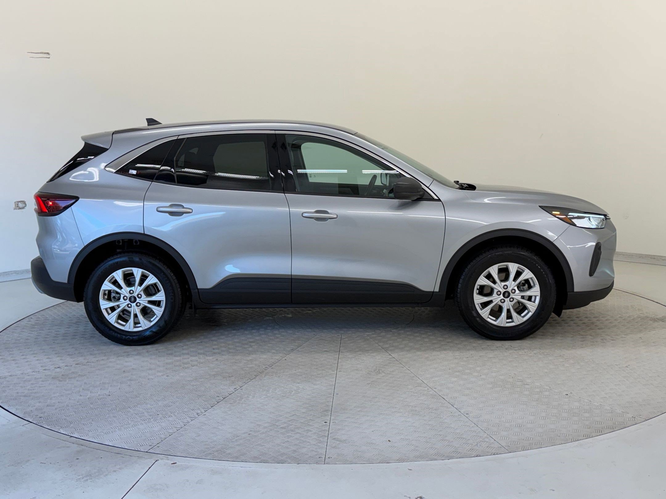 Certified 2024 Ford Escape Active image 8