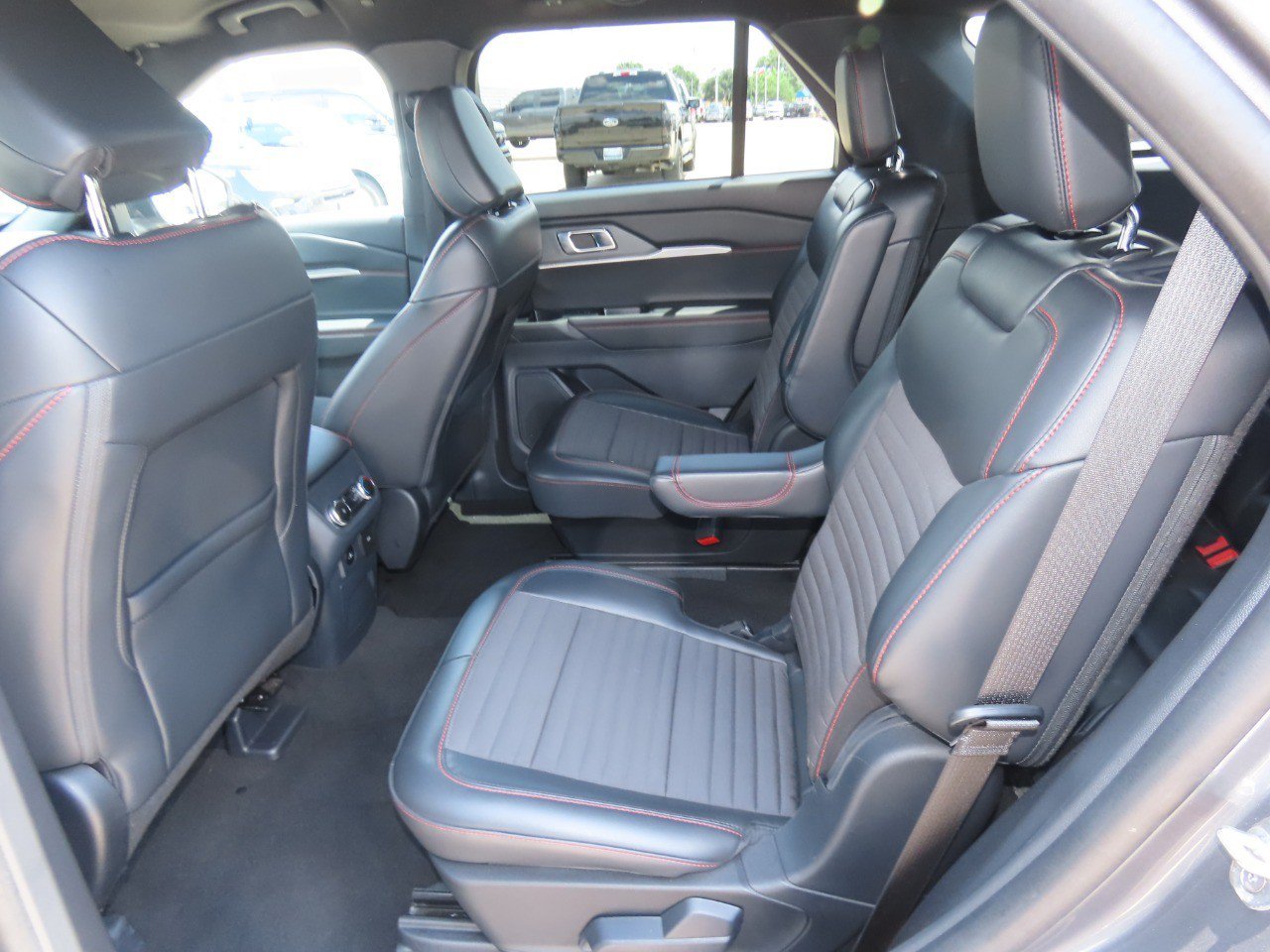 Certified 2025 Ford Explorer ST-Line AWD/4WD image 21