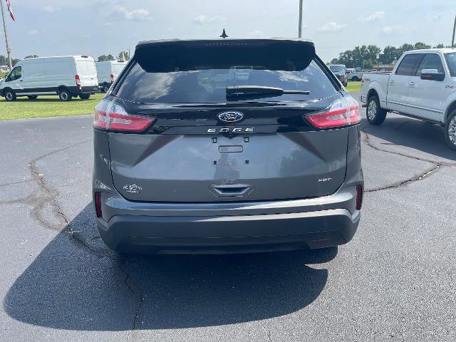Certified 2024 Ford Edge SE image 3
