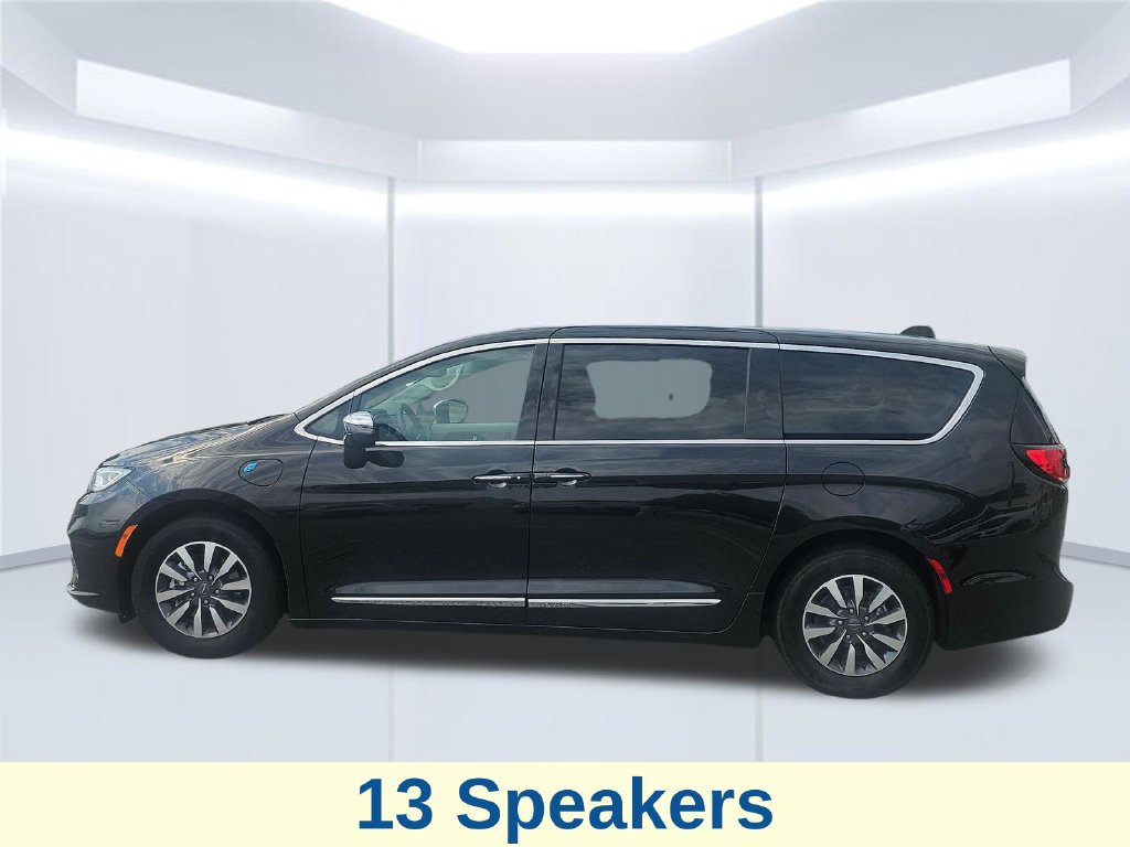 Used 2023 Chrysler Pacifica Limited FWD image 22