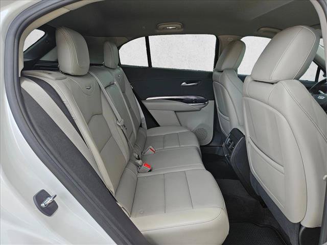 Used 2022 Cadillac XT4 Luxury w/ Cold Weather Package FWD image 18