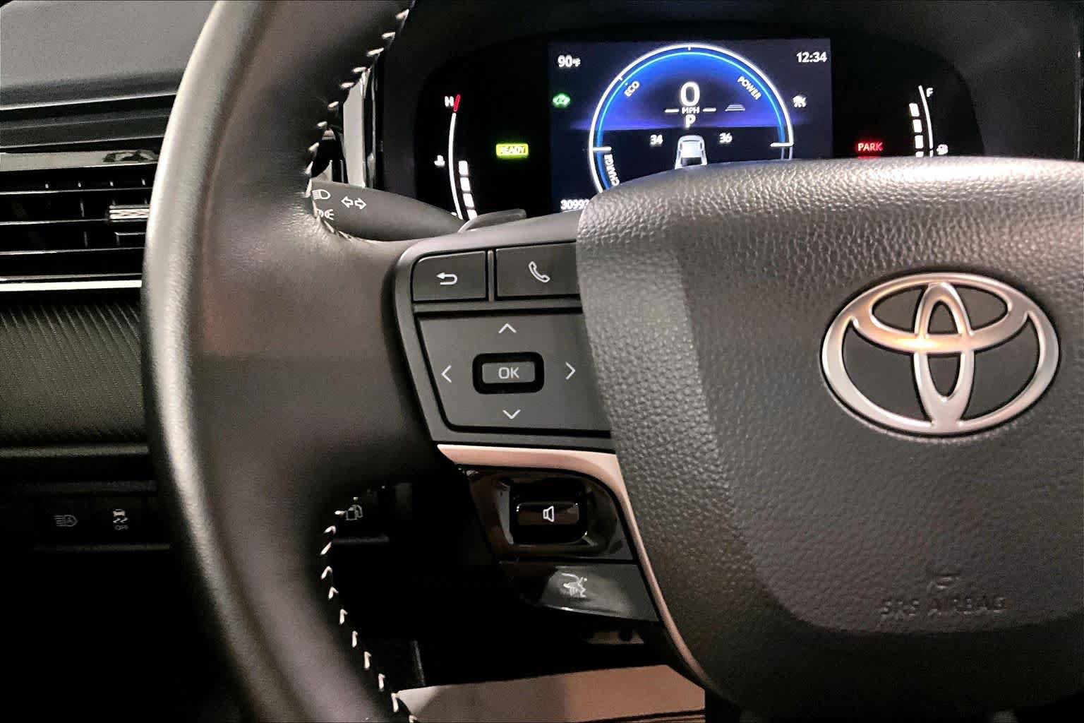 Used 2026 Toyota Camry SE FWD image 23
