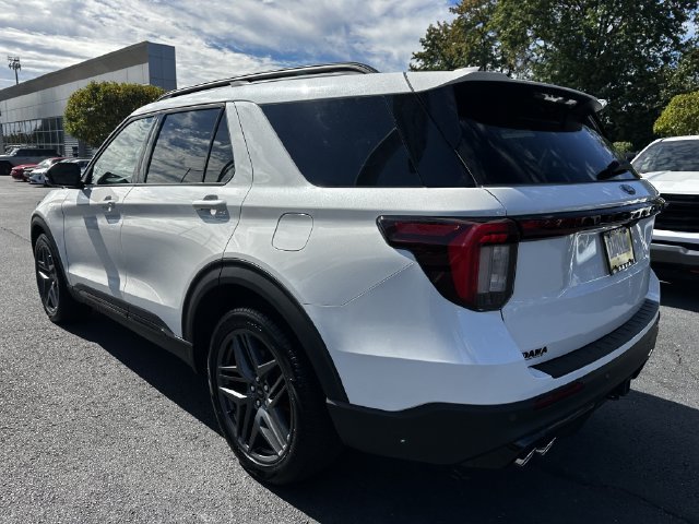 Certified 2025 Ford Explorer ST AWD/4WD image 7