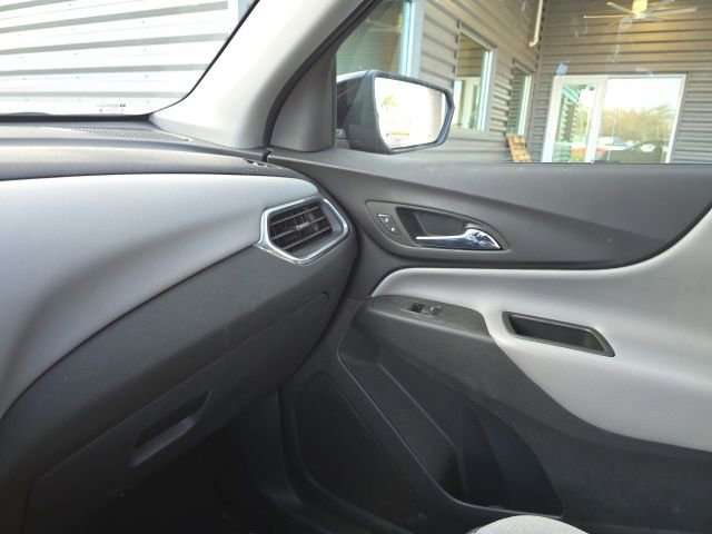 Used 2024 Chevrolet Equinox LS w/ Midnight Edition image 11