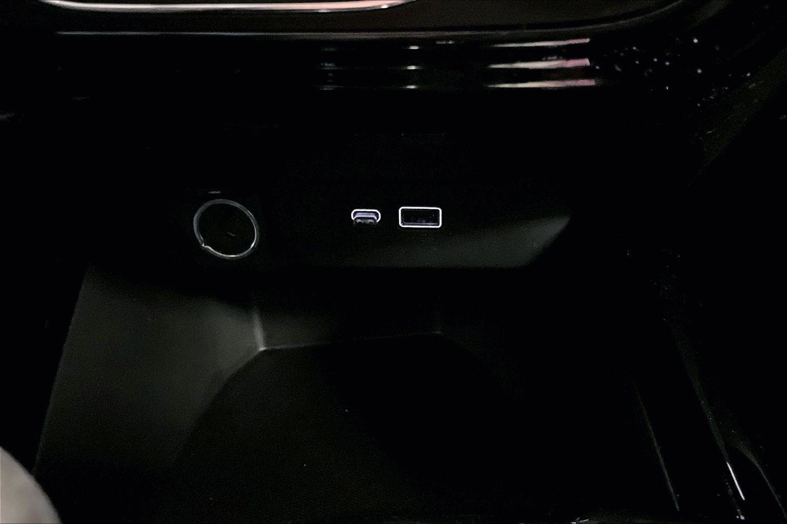 Used 2024 Chevrolet Trax RS w/ Driver Confidence Package image 31