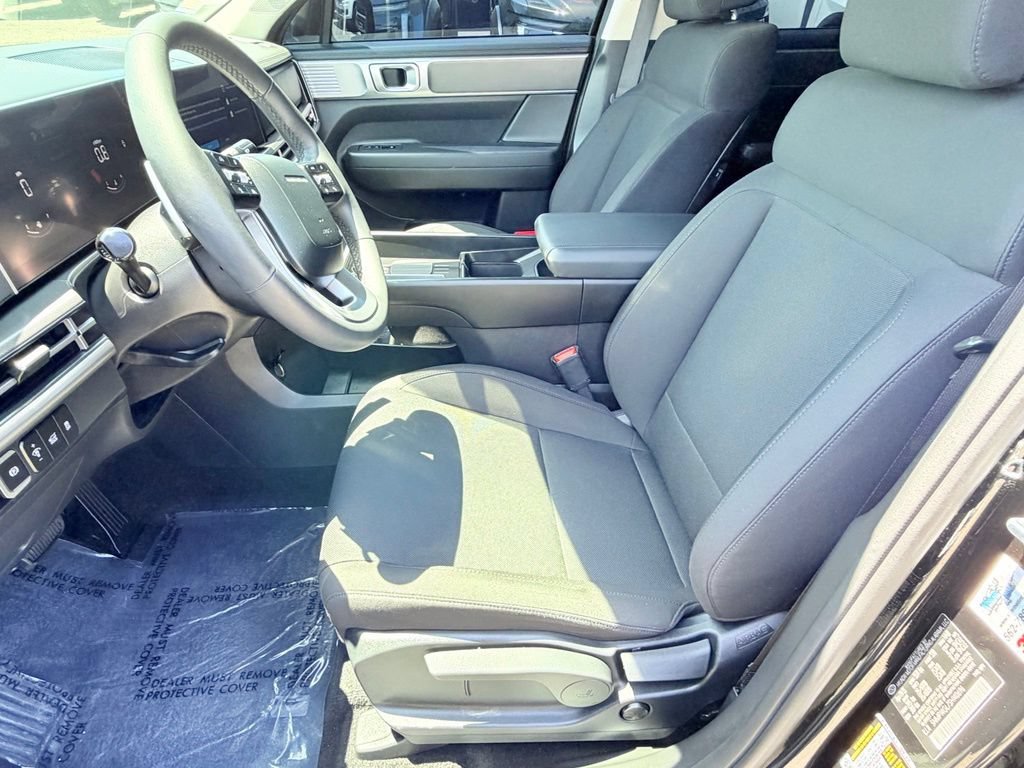 Used 2025 Hyundai Santa Fe SE FWD image 22