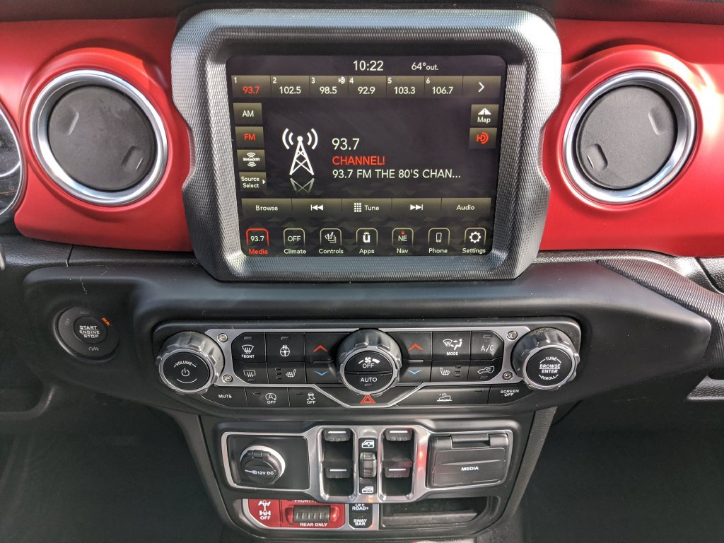 Used 2023 Jeep Gladiator Rubicon w/ Cold Weather Group AWD/4WD image 8