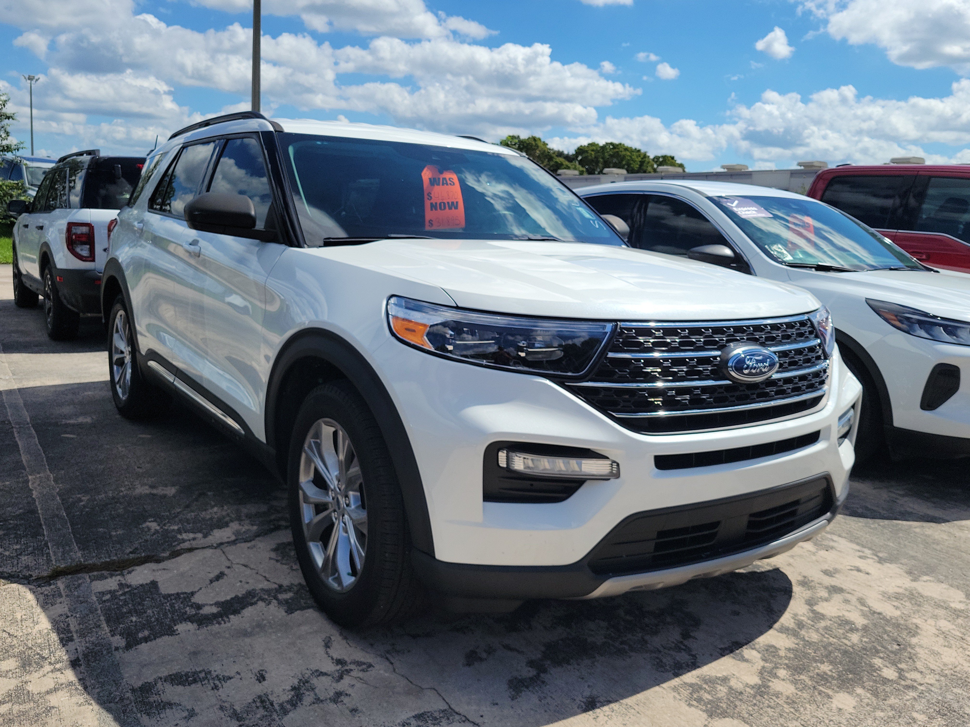 Certified 2024 Ford Explorer XLT w/ Equipment Group 202A RWD image 6