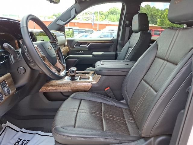 Used 2025 Chevrolet Silverado 1500 High Country w/ Technology Package AWD/4WD image 16