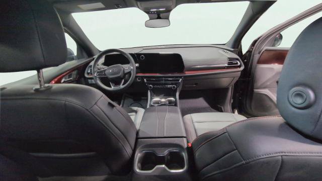 Used 2024 Chevrolet Traverse Z71 w/ LPO, Floor Liner Package AWD/4WD image 20