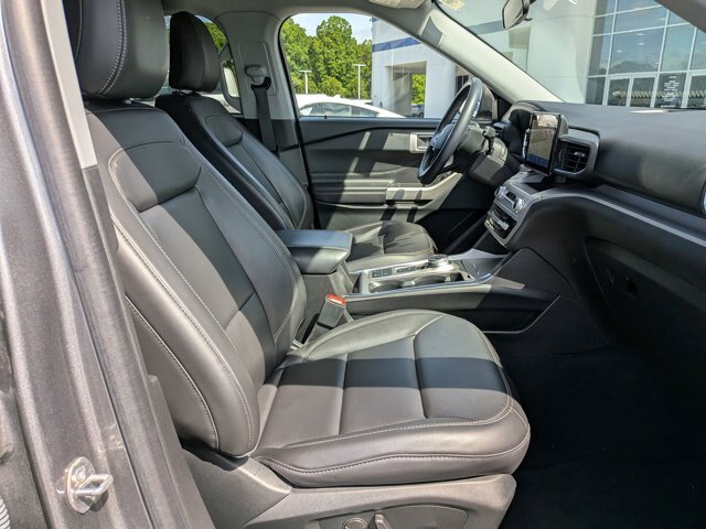 Certified 2023 Ford Explorer XLT w/ Equipment Group 202A RWD image 35