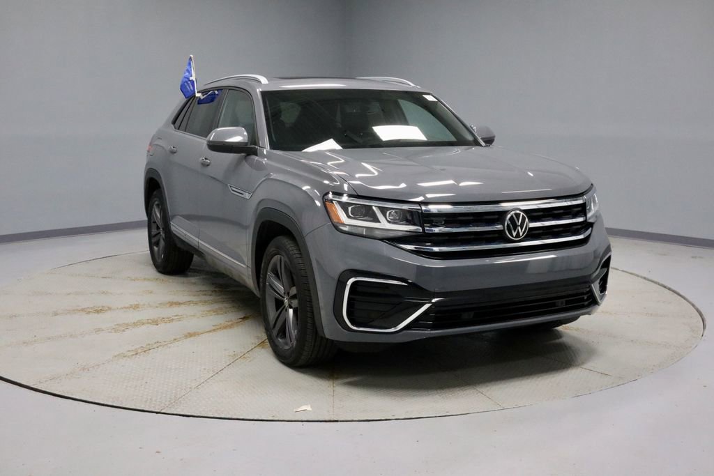Used 2021 Volkswagen Atlas Cross Sport SE w/ Panoramic Sunroof Package image 1
