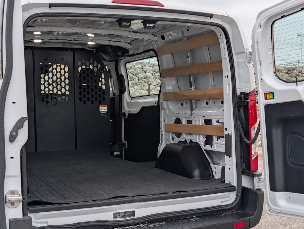 Certified 2025 Ford Transit 250 Low Roof w/ Exterior Upgrade Package RWD image 9
