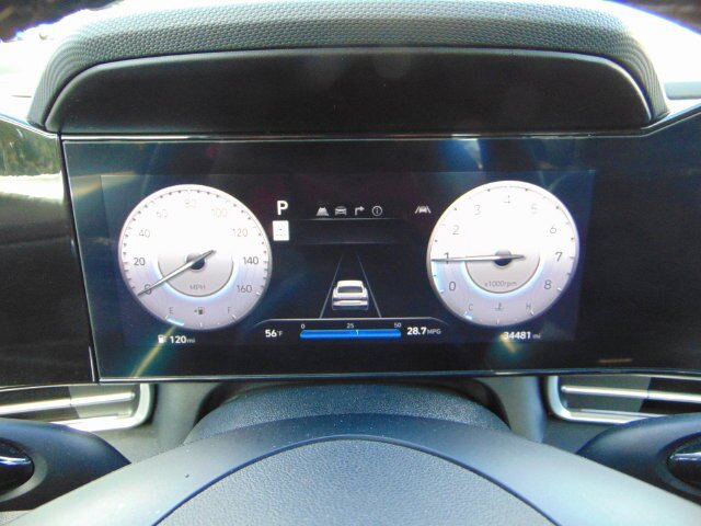Used 2025 Hyundai Elantra Limited FWD image 16
