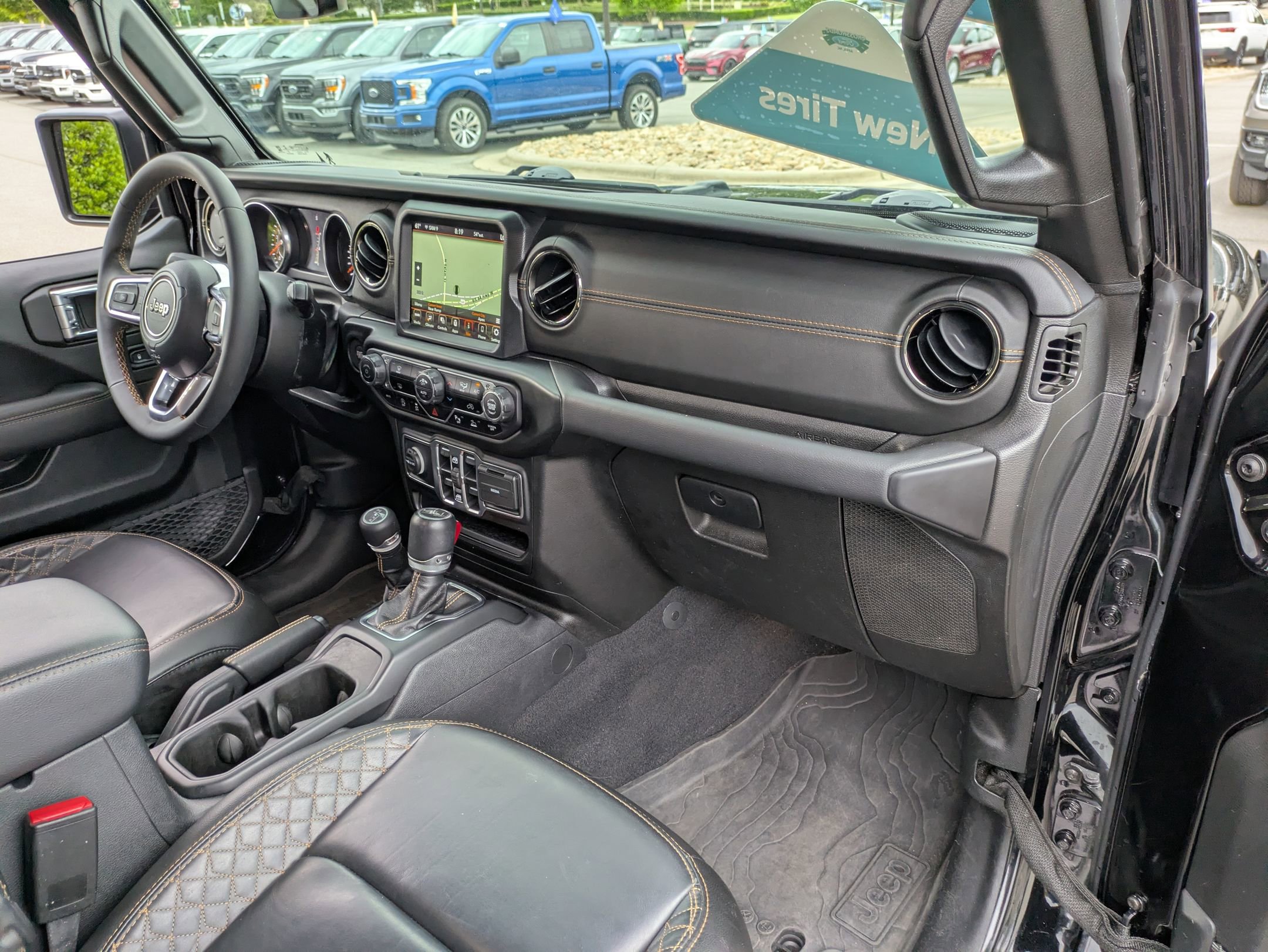 Used 2023 Jeep Wrangler Unlimited Sahara AWD/4WD image 41